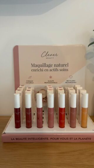 Les nouveautés💗 Venez tester nos rouges à lèvres naturels de chez @cleverbeautyfr avec ces nombreux coloris disponibles ! Commentez votre préféré 🤭 #grenobleinstitut #cleverbeauty #gloss #lipgloss #rivedroite #beauty